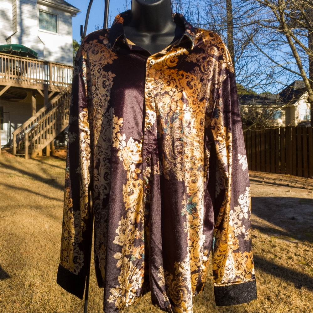 🎁Long sleeved button up velvet shirt